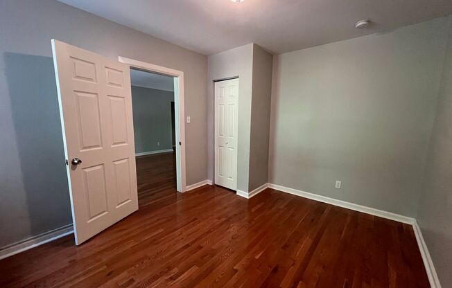 5703-5717 Hobart Street