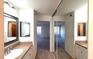 5515 Canoga Ave. #125