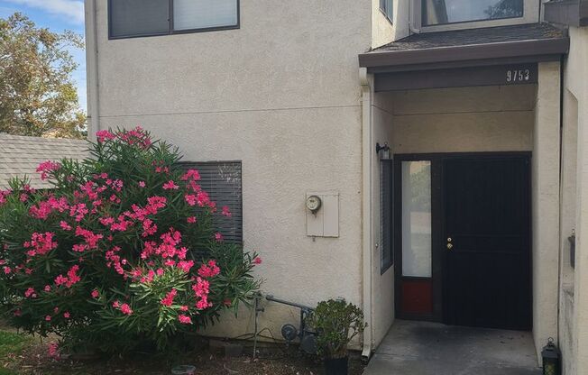 2 beds, 1 bath, $2,400