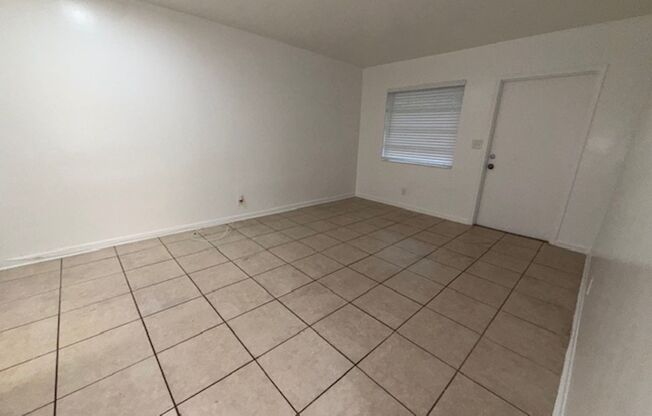 $995 Deposit w/ approved credit on this Great Neighborhood and Location - WASHER and DRYER IN UNIT!