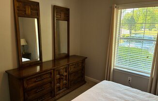 2 GUILFORD GRN CT