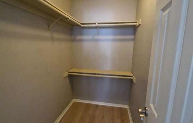 1 bed, 1 bath, $1,075, Unit # #C 28