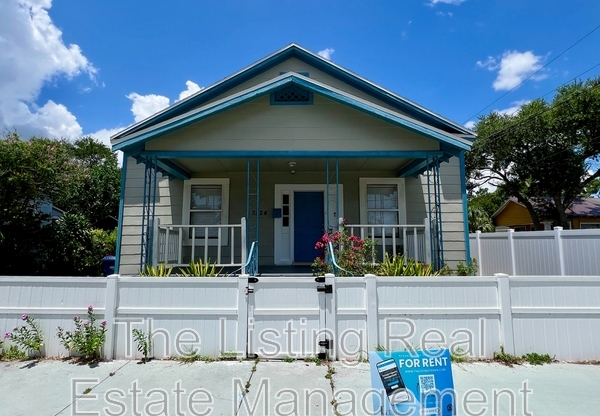 2824 N 19 ST