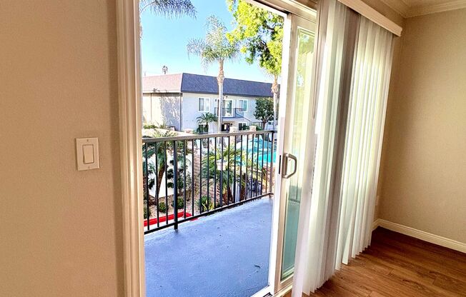 1 bed, 1 bath, 736 sqft, $2,195, Unit A044