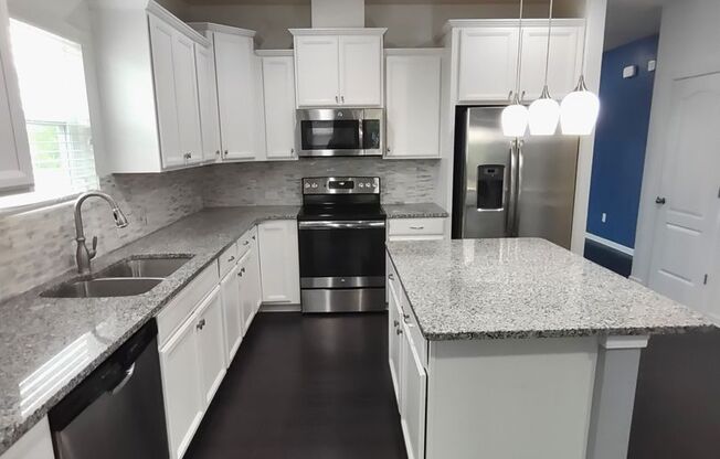 Beautiful Home located in the Clarabella Community!