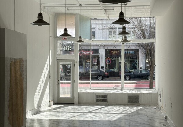 904 W BROAD ST