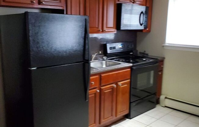 1 bed, 1 bath, 625 sqft, $1,195