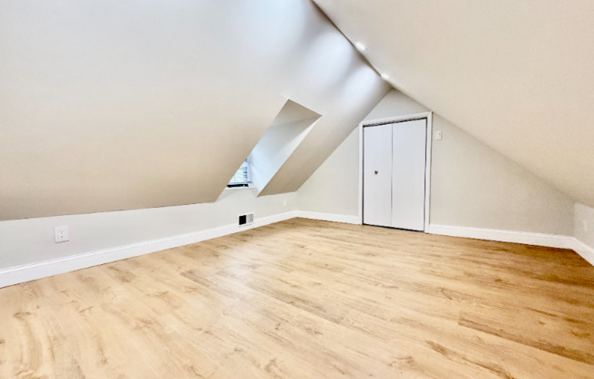 1005 FRANKFORD AVE