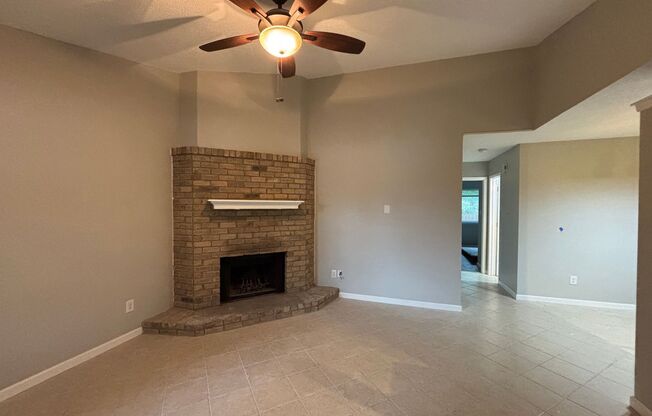 215 Greenlawn