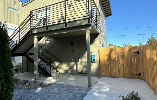 1 bed, 1 bath, 594 sqft, $1,525, Unit 205