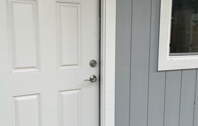 Kaneohe Duplex - Downstairs unit 2 bedrooms, 1.5 bath with 2 parking stalls - Avail now!