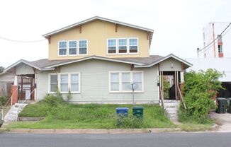 Charming Uptown Duplex in the Heart of Downtown!