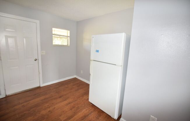 2 beds, 1 bath, $1,200