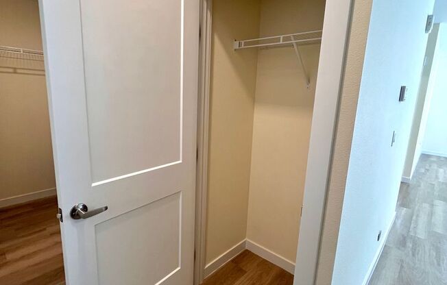 1 bed, 1 bath, 800 sqft, $1,600, Unit E106