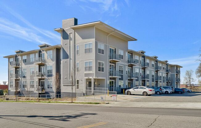 2 beds, 2 baths, 920 sqft, $1,599, Unit 210