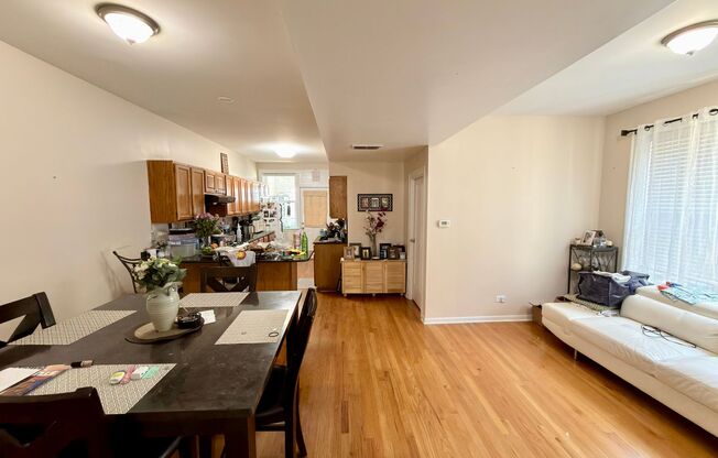 4111 W Lawrence