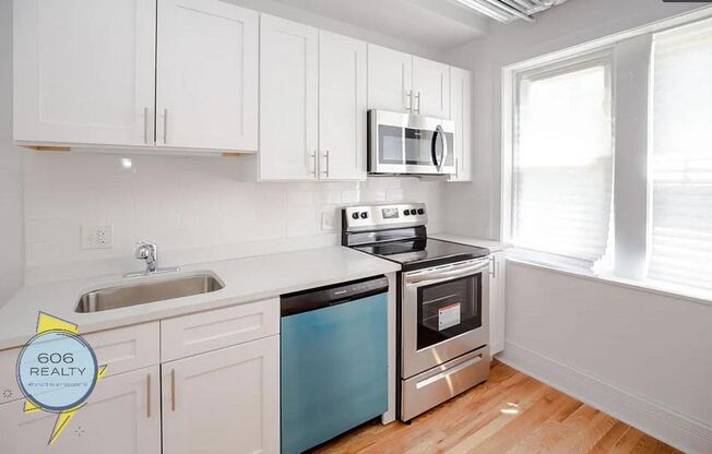 Beautiful Berwyn Apartments on Kenilworth!