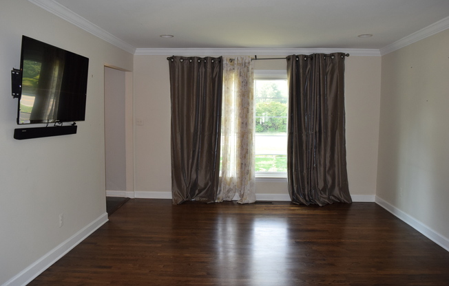 BEAUTIFULLY RENOVATED AND SPACIOUS COLONIAL IN PLYMOUTH!!!