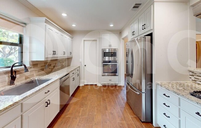 2328 TAMARISK DR