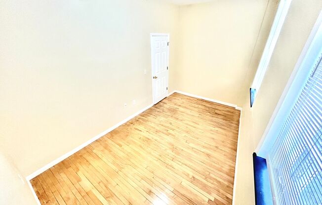 1 bed, 1 bath, 272 sqft, $1,100, Unit 2E