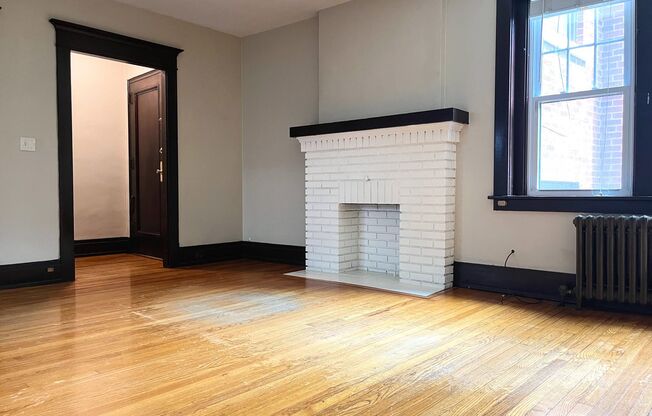1 bed, 1 bath, $1,050, Unit 16D