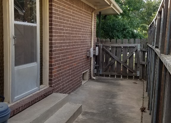 1232 N. Edwards