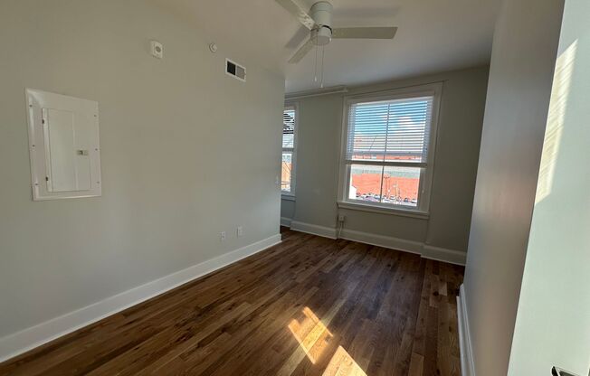 1 bed, 1 bath, 569 sqft, $1,110, Unit 210 - 402 AMI