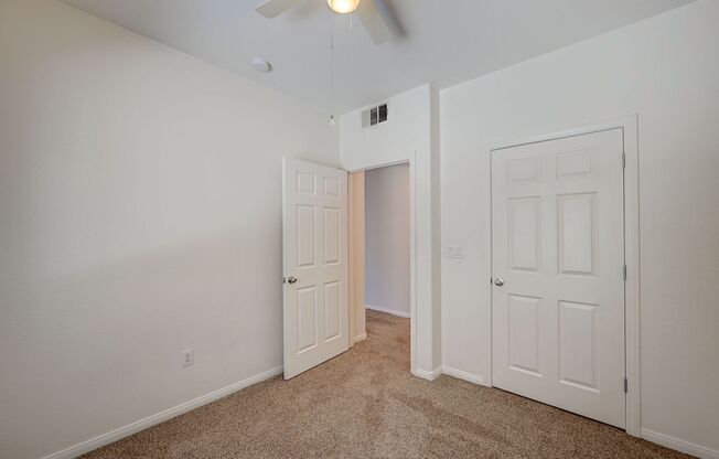 3 beds, 2 baths, $1,650, Unit # 136