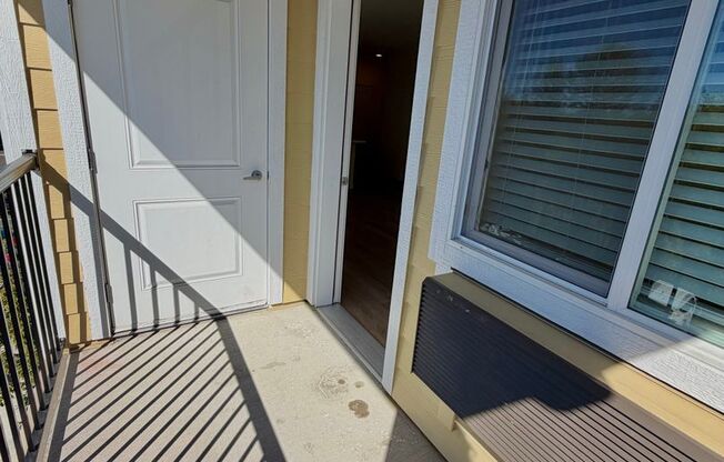1 bed, 1 bath, 800 sqft, $1,600, Unit C306
