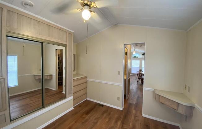 1 bed, 1 bath, 403 sqft, $1,300, Unit LOT 2619