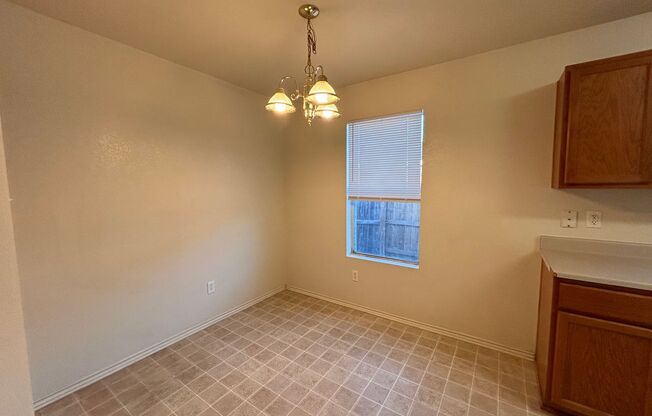 3 beds, 2 baths, $1,350