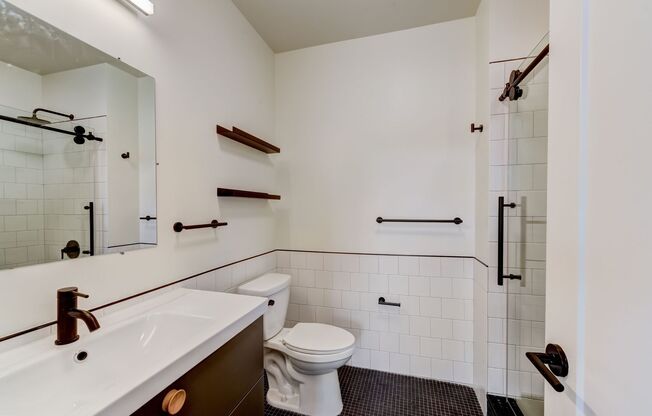 2 beds, 2 baths, 923 sqft, $2,414, Unit 408