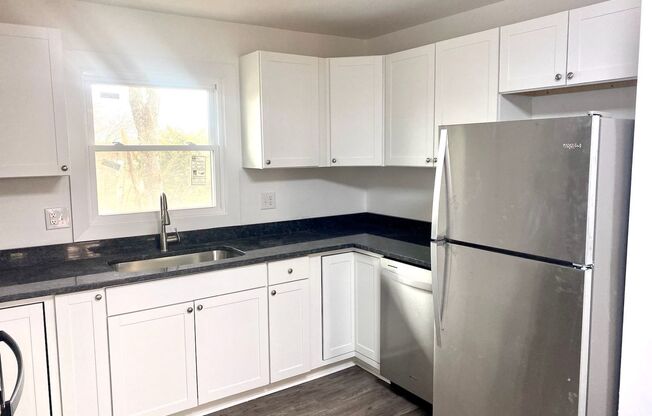 2 beds, 1 bath, 800 sqft, $1,100, Unit 4