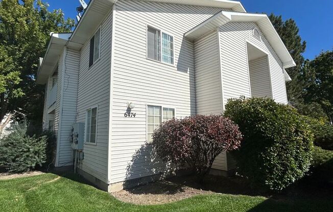 2 beds, 2 baths, 1,000 sqft, $1,395, Unit 012-201