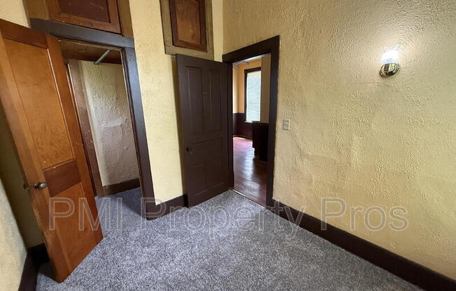 2441 N DR WILLIAM FINLAYSON ST