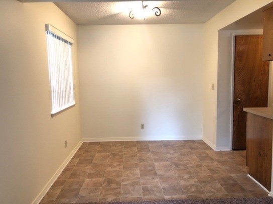 MOVE-IN SPECIAL: 1/2 off first months rent Port Hueneme Townhome