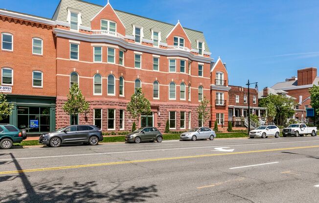 1 bed, 1 bath, 718 sqft, $3,150, Unit 304