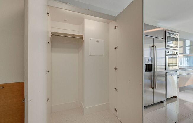Studio, 1 bath, $2,180, Unit # 1909
