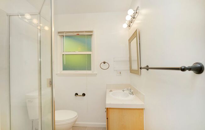 Studio, 1 bath, $1,645, Unit H