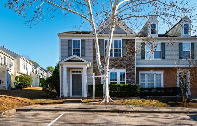 Beautiful End-Unit Townhome in Sought-After Breckenridge!