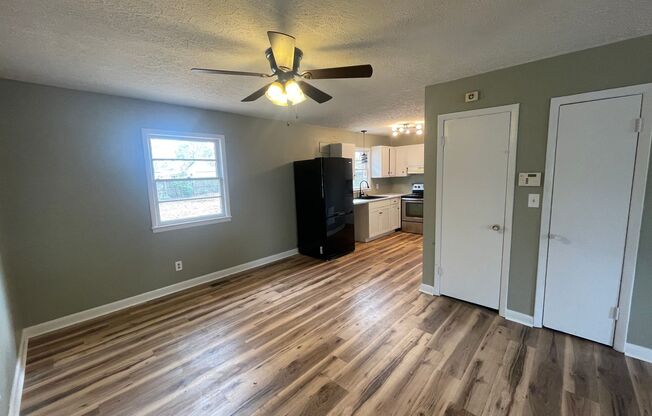 3 beds, 1 bath, $1,250