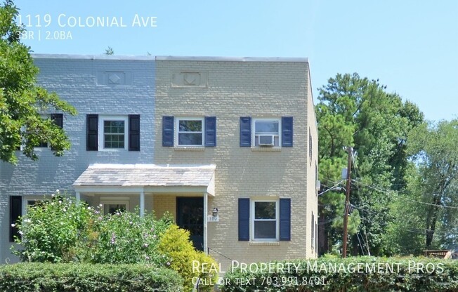 1119 COLONIAL AVE