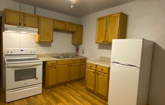 1 bed, 1 bath, $700, Unit C