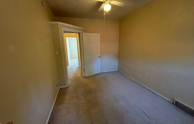 2 beds, 1 bath, $1,095