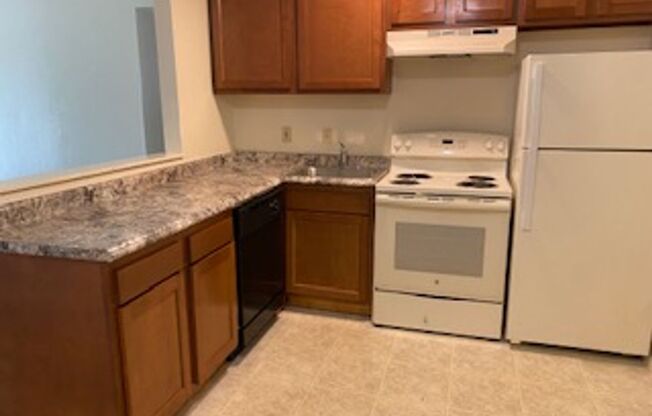 1 bed, 1 bath, 720 sqft, $1,000, Unit 1306 Garden Valley Rd Unit C