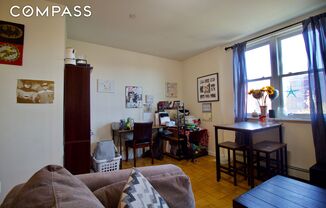 2 beds, 1 bath, $3,600, Unit 4A