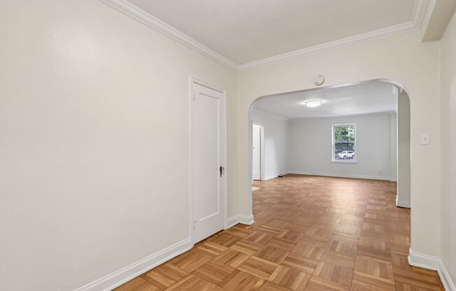 2 beds, 1 bath, 975 sqft, $1,900, Unit Royal York 102