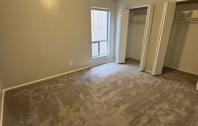 2 beds, 1 bath, 864 sqft, $1,195, Unit Unit 09