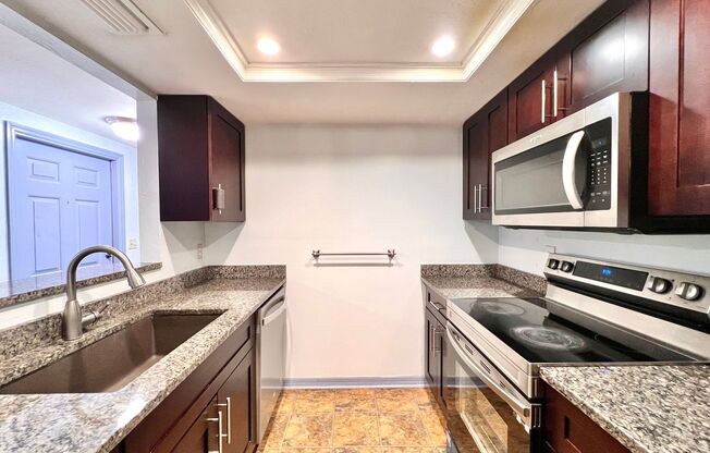 Updated 3 Bedroom, 3 Bathroom Townhome in Rockwood Villas!