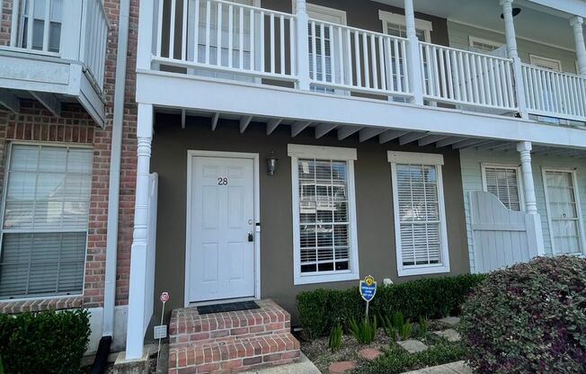 2 Bedroom Townhouse Near Southdowns & the Garden District